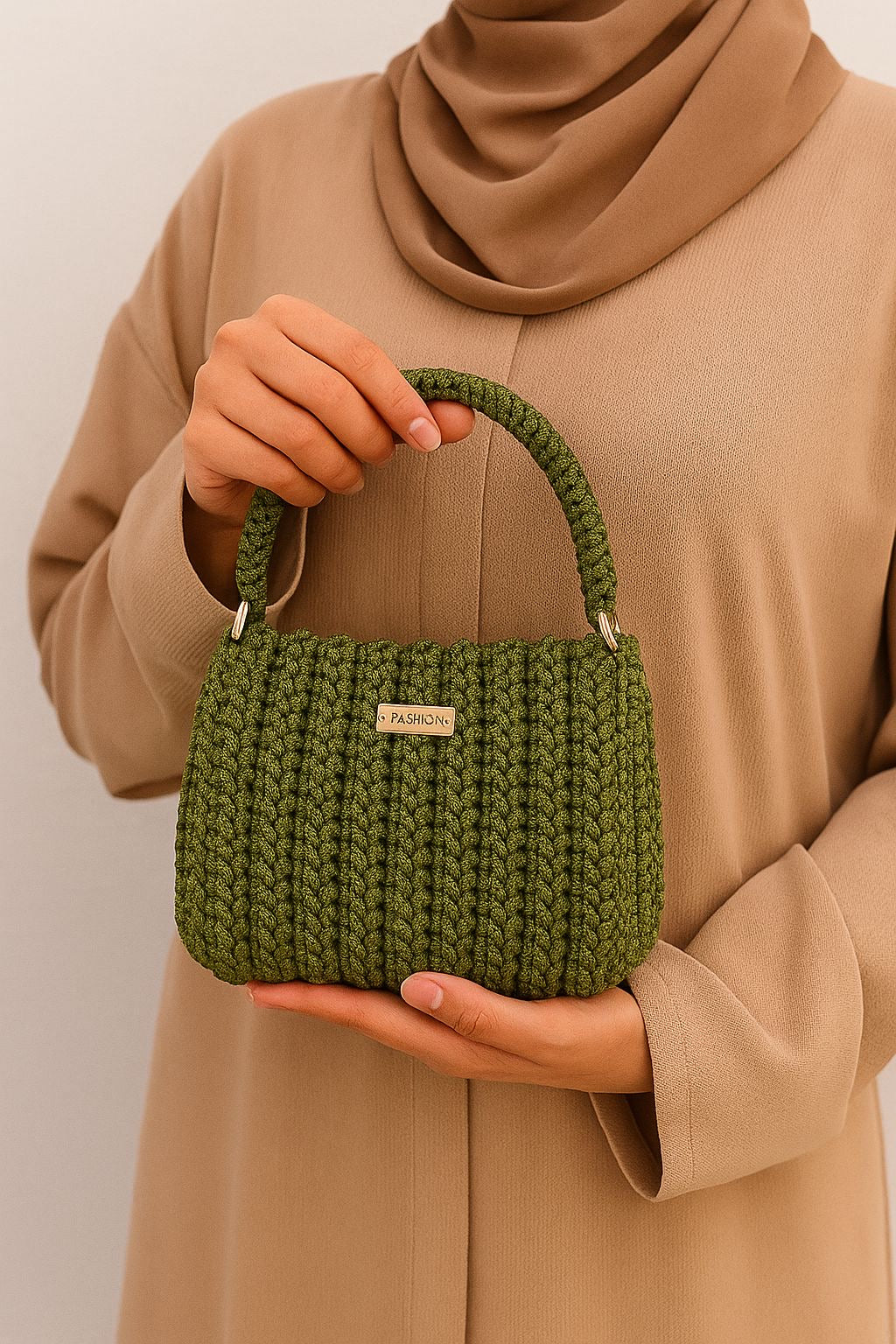 شنط كروشيه مصنوعة يدويًا  