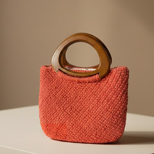 شنط كروشيه مصنوعة يدويًا  
شنط يدوية فاخرة تيجان  